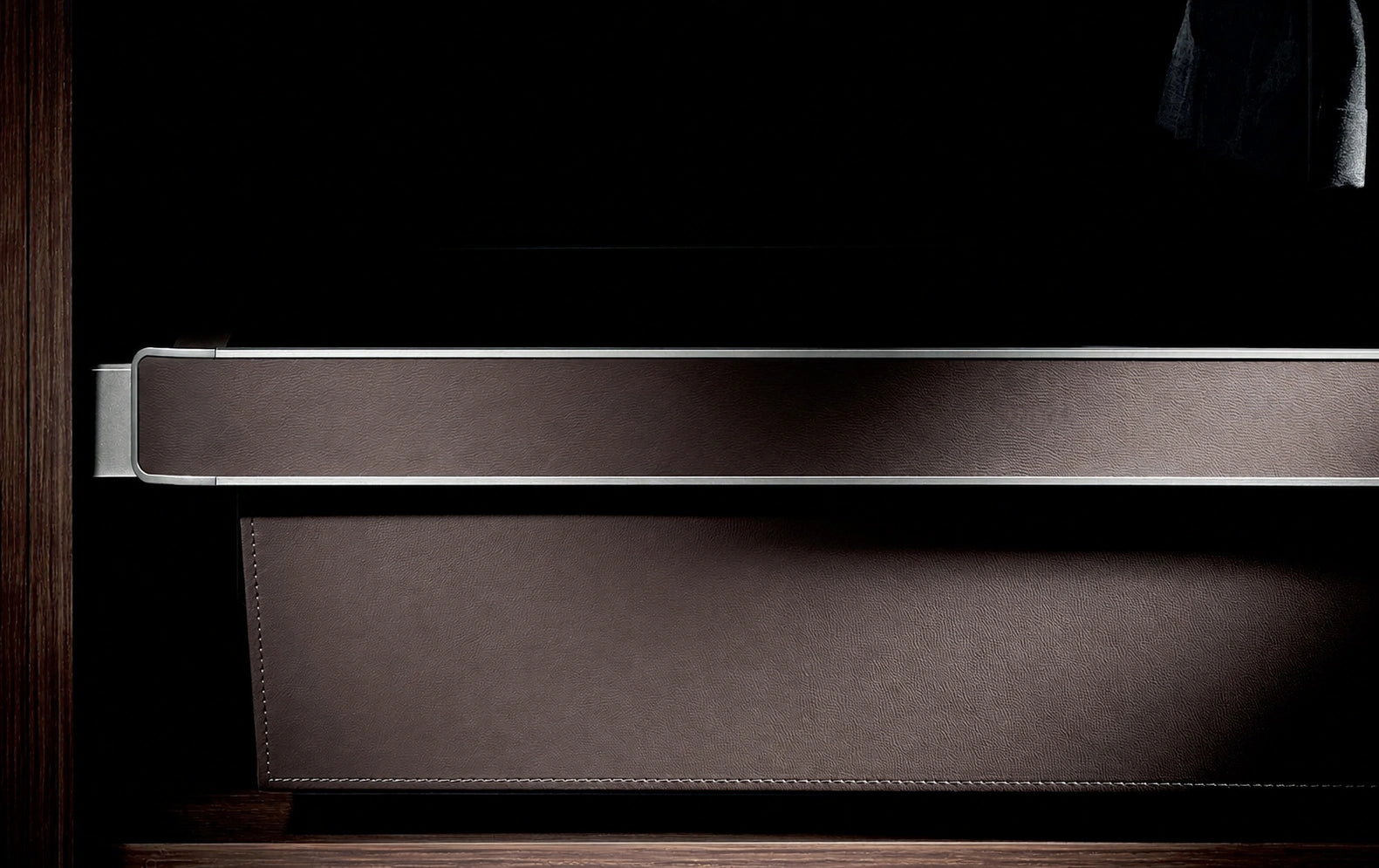LEATHER PULL-OUT BASKET