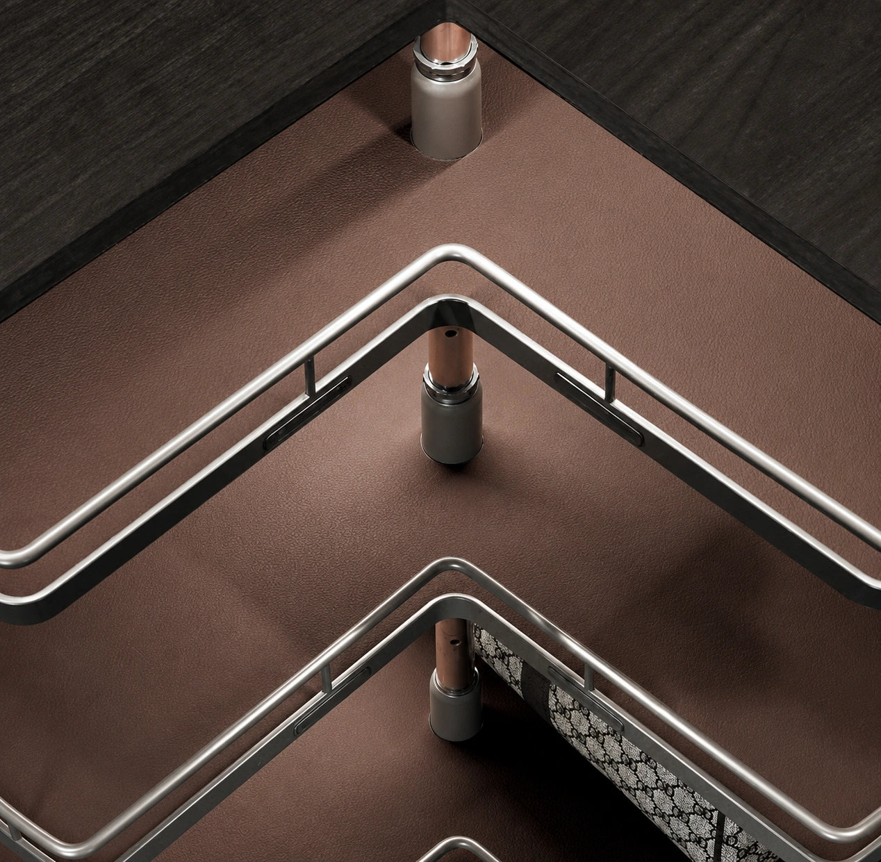 SWIVEL CORNER SHELF