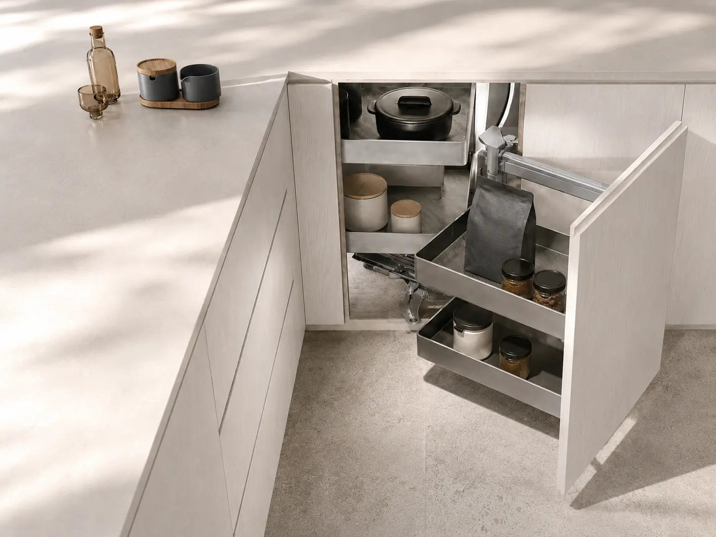 LAYERED CORNER STORAGE